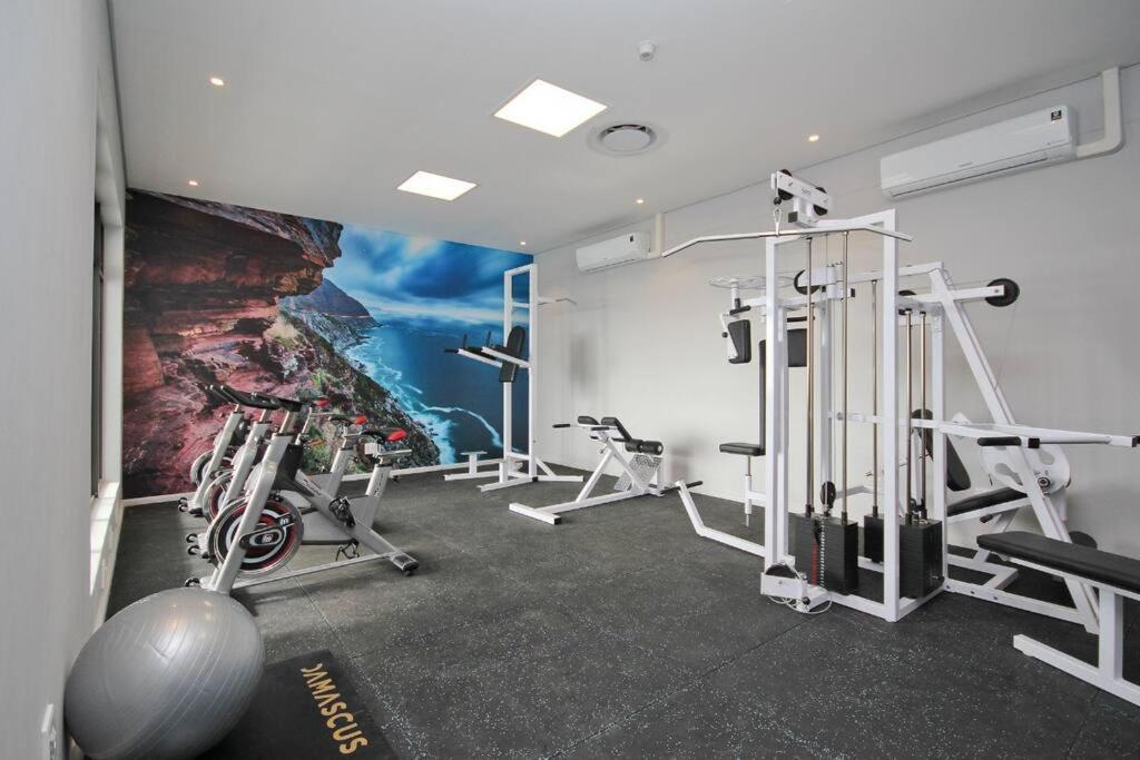 Chic, Central, Family & Group Stay - Stylish 2 Ensuite Bedroom Apartment With Spacious Balcony Cape Town Luaran gambar