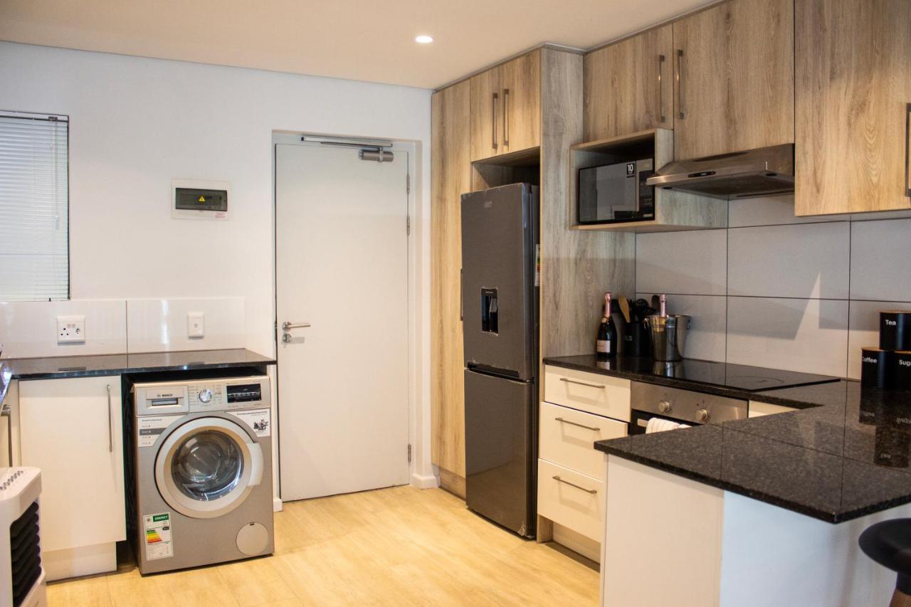 Chic, Central, Family & Group Stay - Stylish 2 Ensuite Bedroom Apartment With Spacious Balcony Cape Town Luaran gambar
