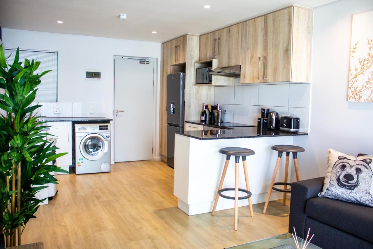 Chic, Central, Family & Group Stay - Stylish 2 Ensuite Bedroom Apartment With Spacious Balcony Cape Town Luaran gambar