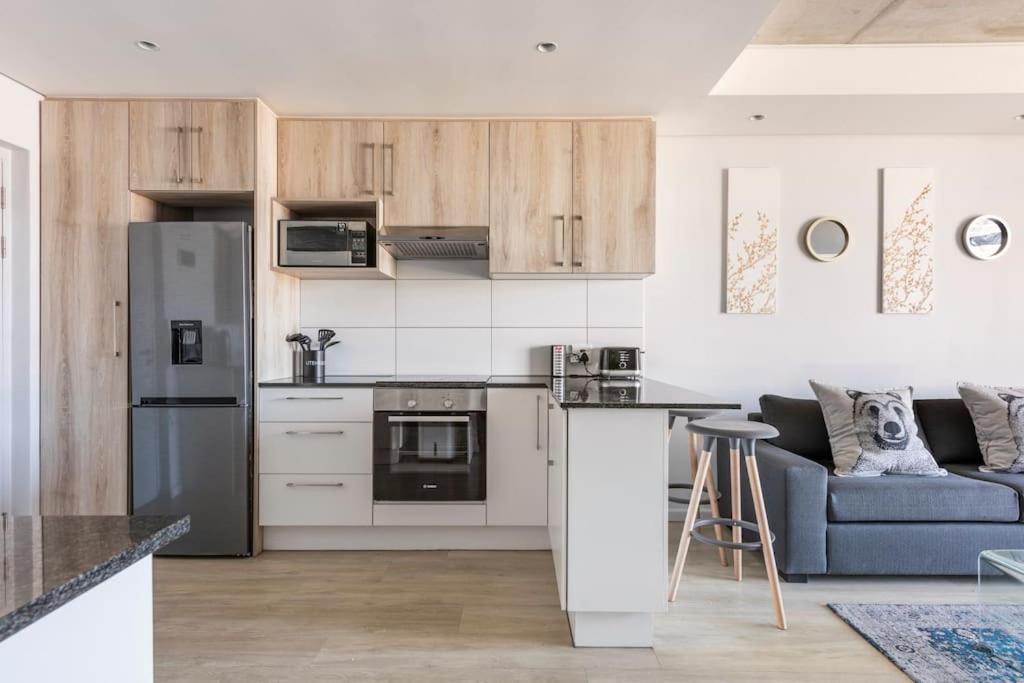 Chic, Central, Family & Group Stay - Stylish 2 Ensuite Bedroom Apartment With Spacious Balcony Cape Town Luaran gambar