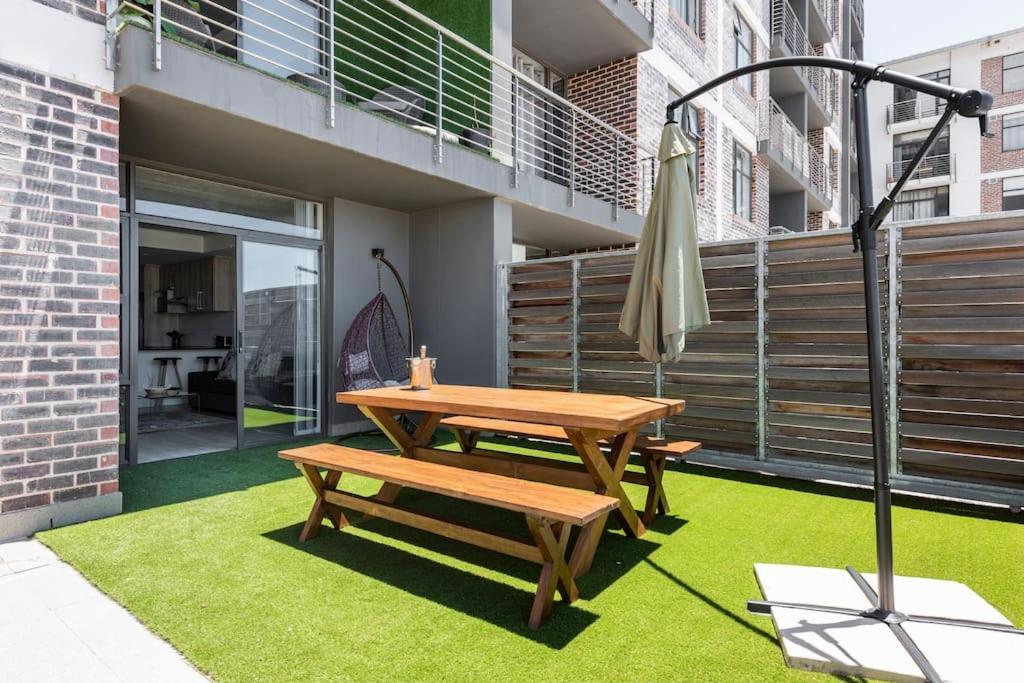 Chic, Central, Family & Group Stay - Stylish 2 Ensuite Bedroom Apartment With Spacious Balcony Cape Town Luaran gambar