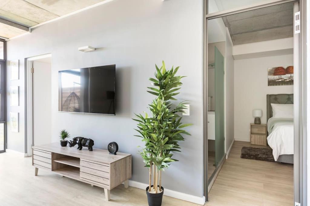 Chic, Central, Family & Group Stay - Stylish 2 Ensuite Bedroom Apartment With Spacious Balcony Cape Town Luaran gambar